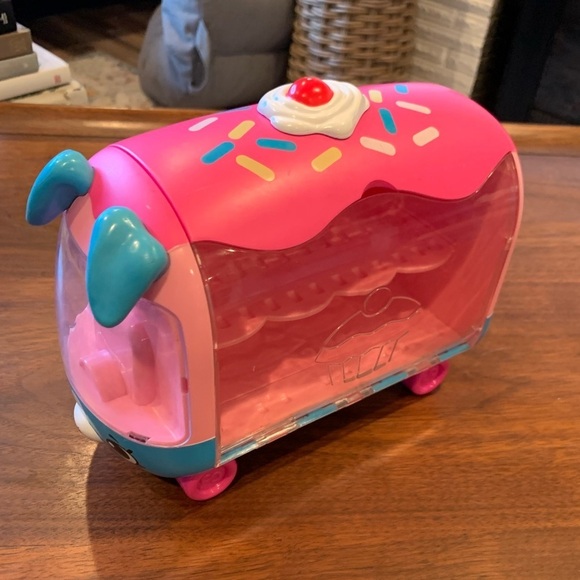 Shopkins Cutie Cars Pink Van Collectors Storage Container Used - Picture 2 of 6